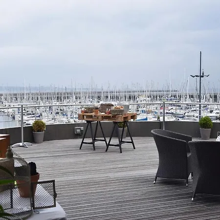 Rue Fregate La Belle Poule * Brest